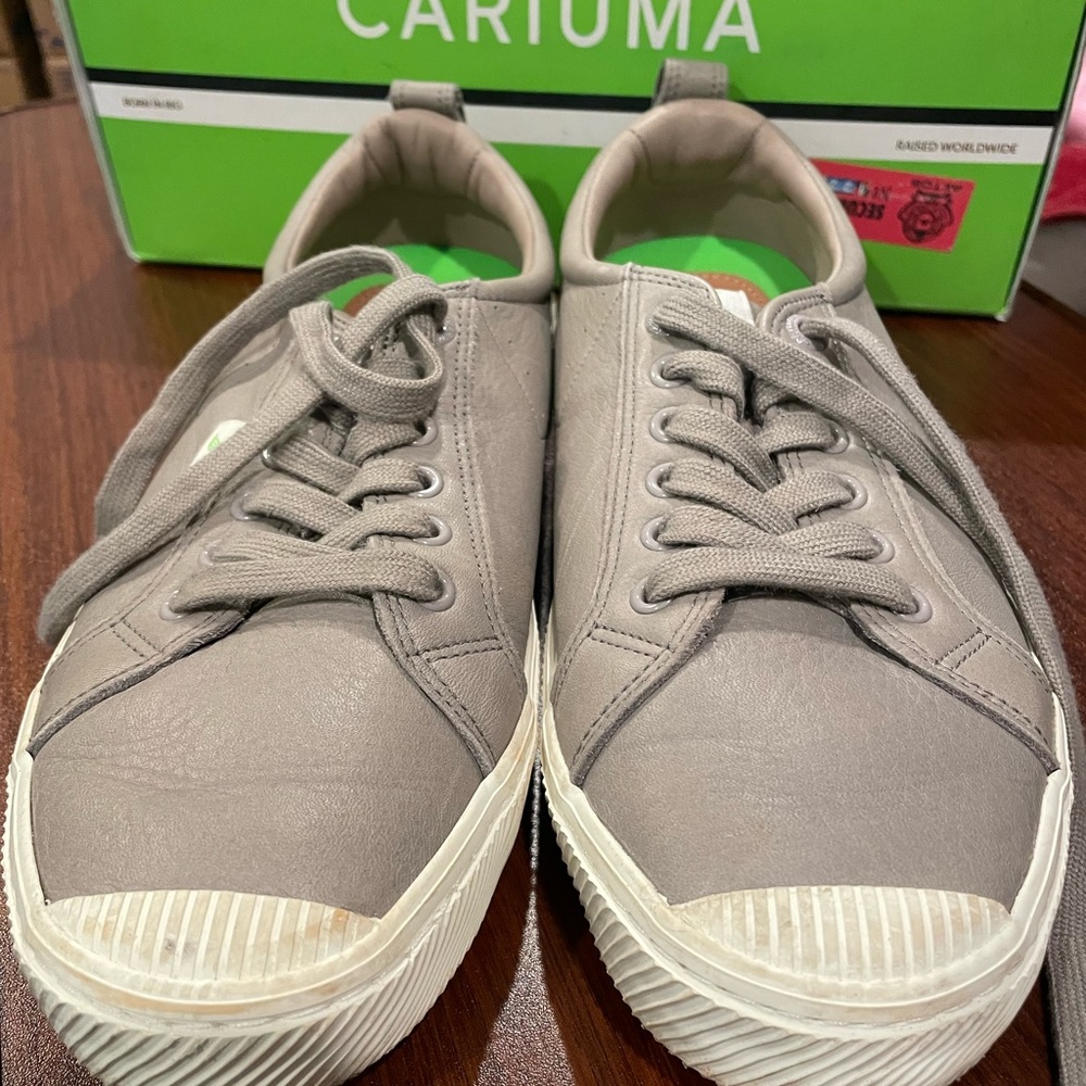 Cariuma Mens size 12 (gray leather)